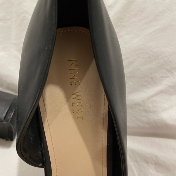Black thick heeled pump - Picture 3 of 4